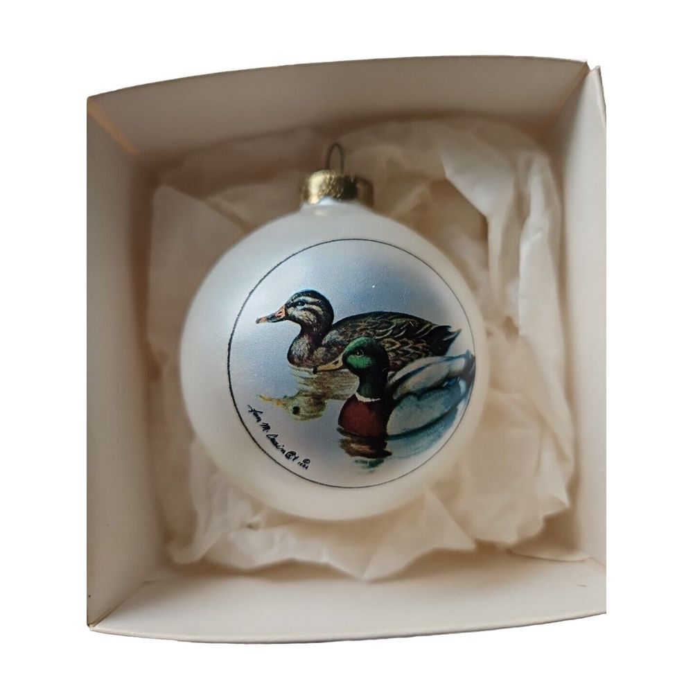 Bass Pro Shop Christmas Ornament Ducks White Round‎ Glass Topperscot Vintage